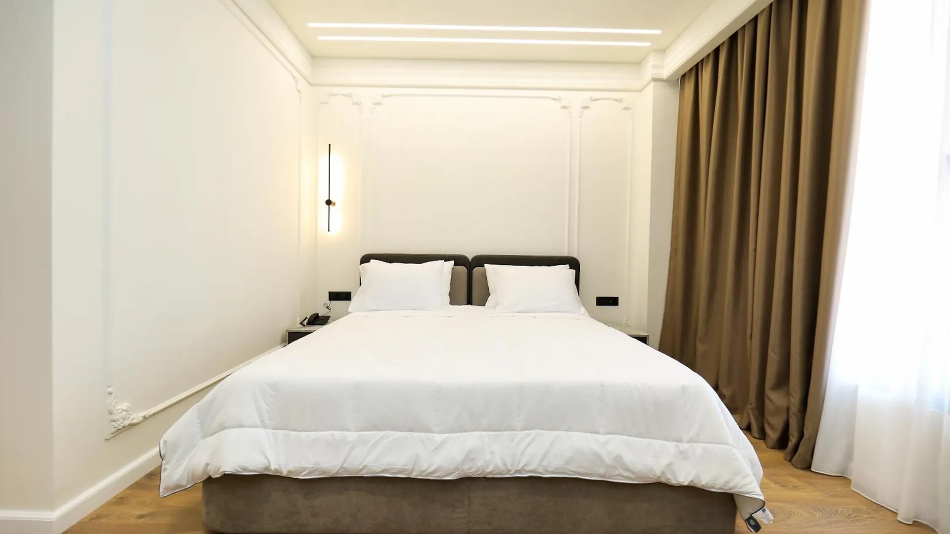 Hotel Adore Vlorë Αλβανία
