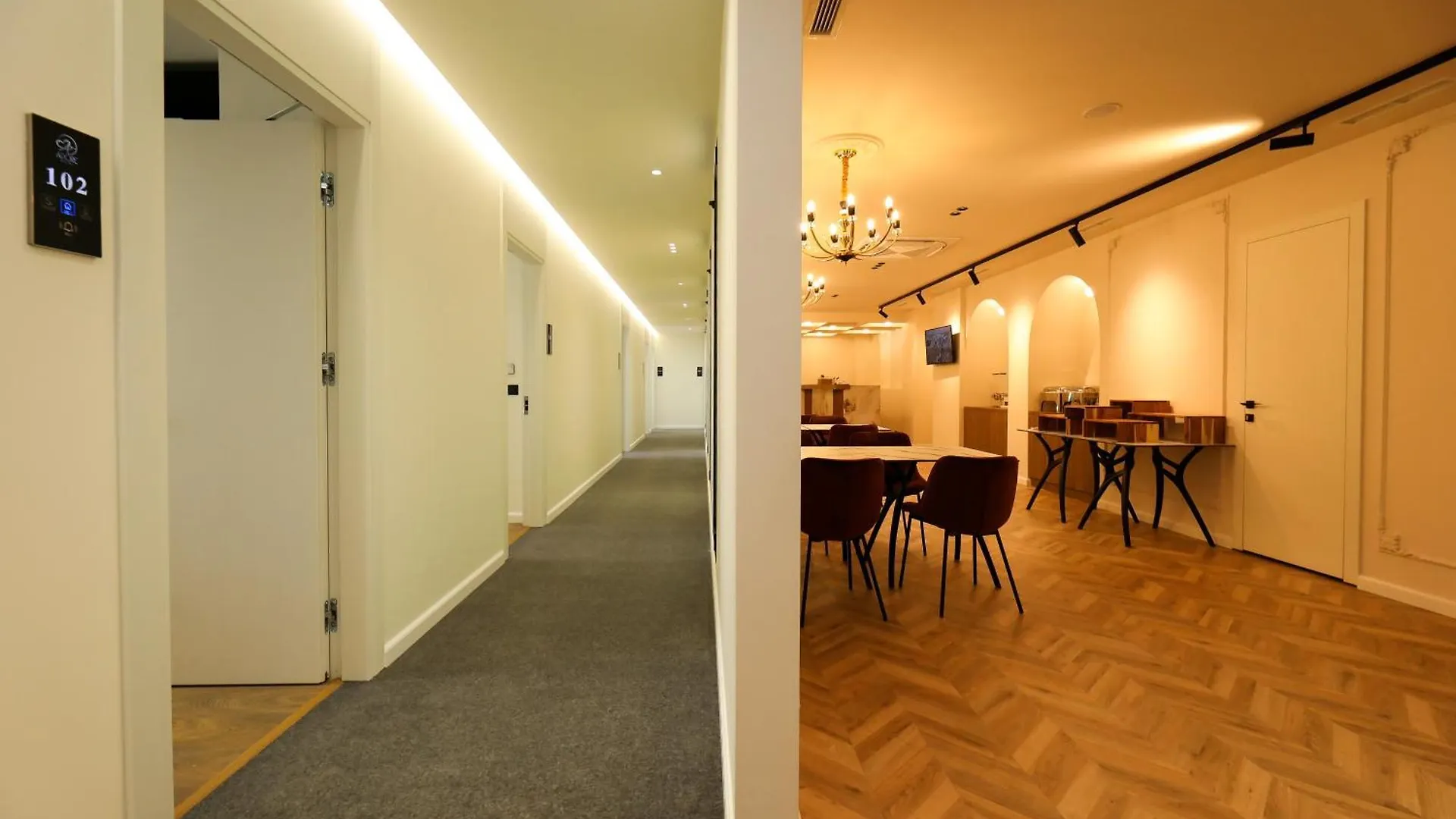 Hotel Adore Vlorë 4*,  Albanien
