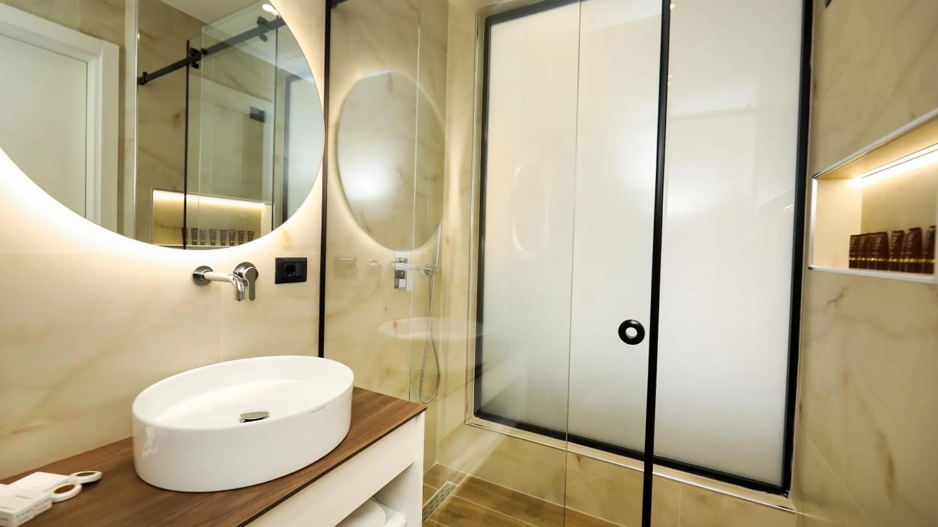 Hotel Adore Vlorë