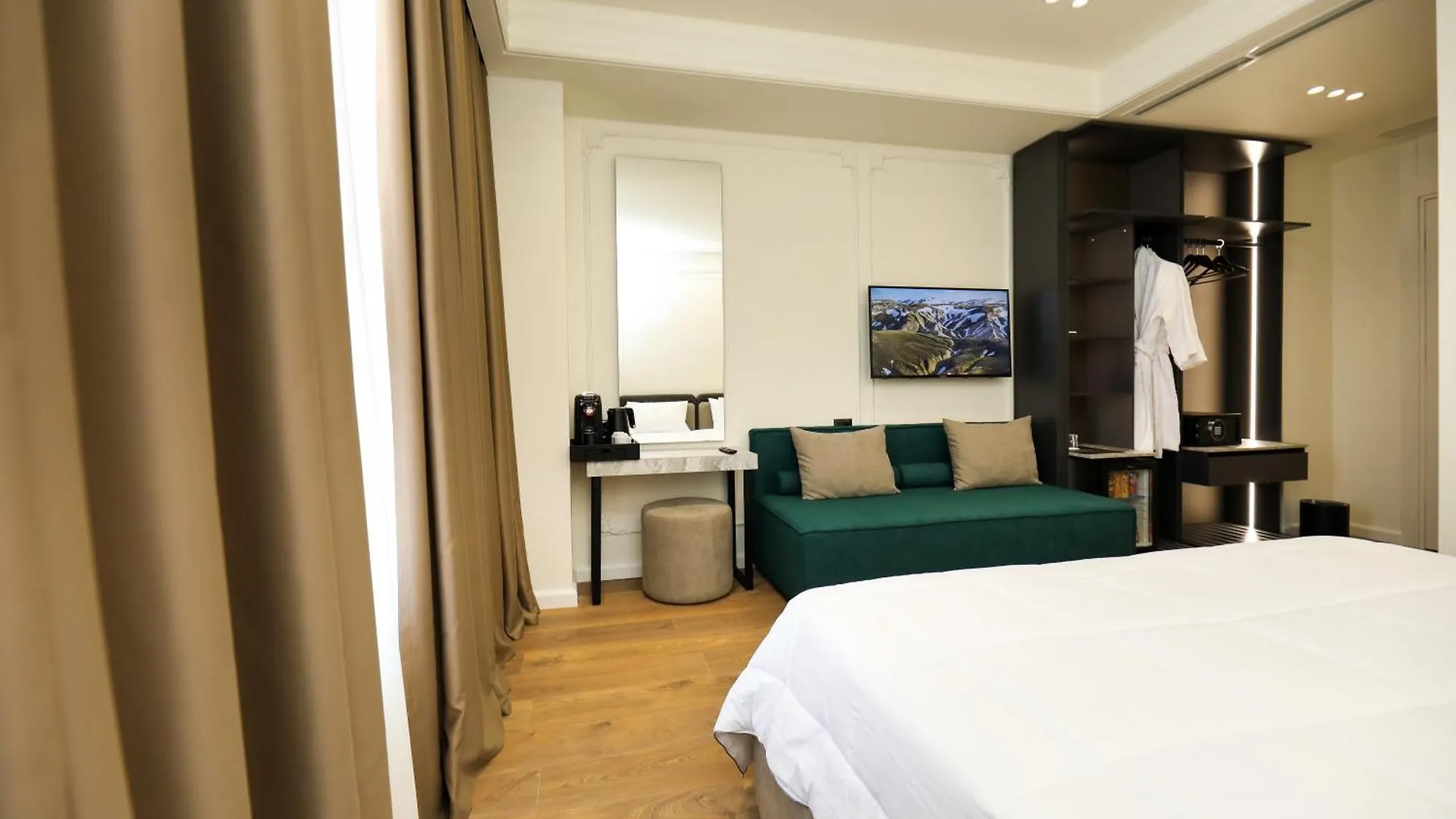 ****  Hotel Adore Vlorë Albanien